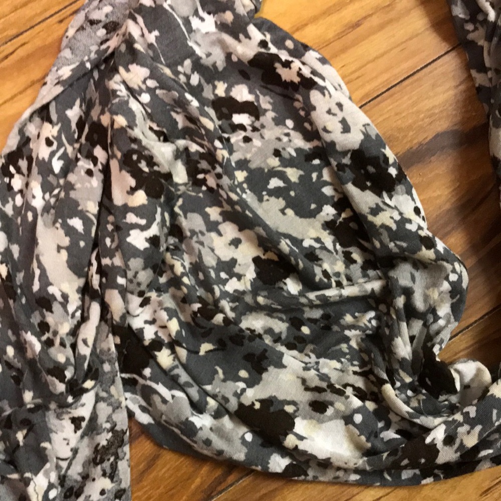 Scarf - Picture 3 of 5